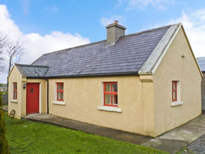 Self catering breaks at Cavan Hill Cottage in Ballinrobe, County Mayo