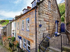 Self catering breaks at Grimes Cottage in Staithes, North Yorkshire