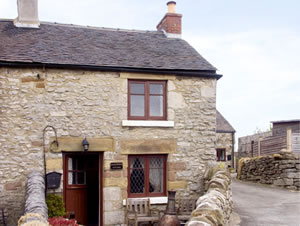 Self catering breaks at Chatterbox Cottage in Middleton, Derbyshire
