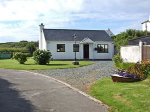 Self catering breaks at Ystrad in Trearddur Bay, Gwynedd