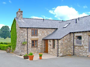 Self catering breaks at Y Stabal in Llandegla, Denbighshire