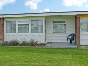 Self catering breaks at Beach Road Chalet in Scratby, Norfolk