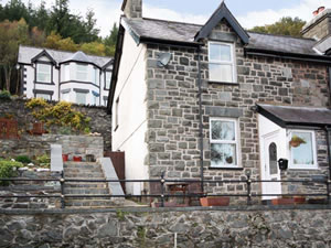 Self catering breaks at 1 Tan Y Fedw in Trefriw, Gwynedd