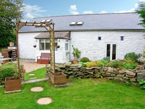 Self catering breaks at The Barn in Llangwyryfon, Ceredigion