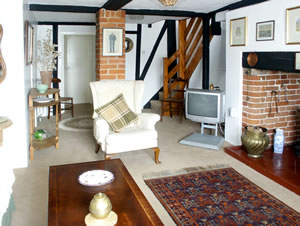 Self catering breaks at Willow Brook Cottage in Harleston, Norfolk