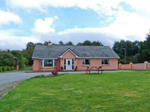 Self catering breaks at Nagles Cottage in Beaufort, County Kerry