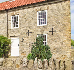 Self catering breaks at Beecroft Cottage in Slingsby, North Yorkshire