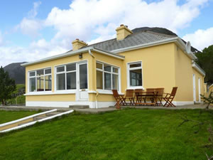 Self catering breaks at Illion Cottage in Recess, County Galway