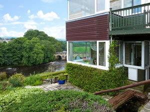 Self catering breaks at Riverside in Grassington, North Yorkshire