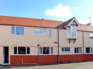 Self catering breaks at Robeth in Rhos-On-Sea, Conwy