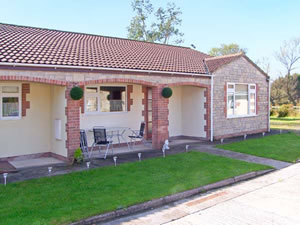 Self catering breaks at Worcester in Burtle, Somerset