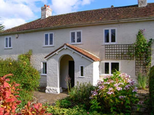 Self catering breaks at Brockhampton Gate in Buckland Newton, Dorset