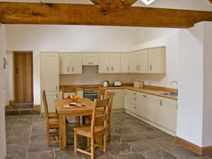 Self catering breaks at Nant yr Hendre in Pentre Celyn, Flintshire