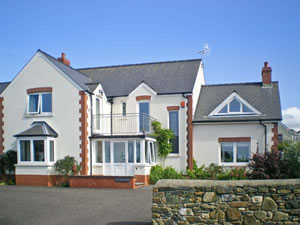 Self catering breaks at Ty Gwennol in Dinas Cross, Pembrokeshire