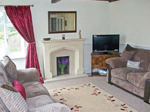 Self catering breaks at Tyr Ardd in Pentraeth, Isle of Anglesey