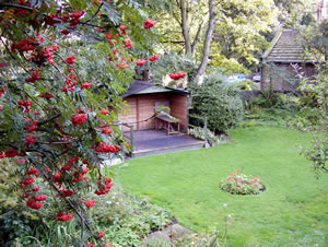 Self catering breaks at Rowan Tree Cottage in Old Glossop, Derbyshire