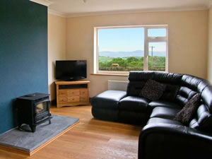 Self catering breaks at Pen Y Gaer in Llannefydd, Conwy