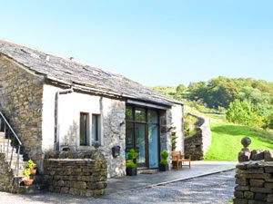 Self catering breaks at Hilltop Barn in Starbotton, North Yorkshire