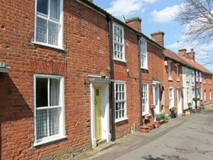 Self catering breaks at Valentine Cottage in Aylsham, Norfolk