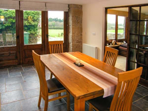 Self catering breaks at Craig Tudor in Benllech, Gwynedd