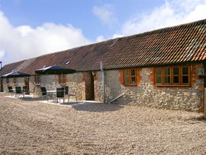 Self catering breaks at Primrose Cottage in Henstridge, Somerset