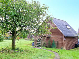 Self catering breaks at Oakeley Mynd Loft in Bishops Castle, Shropshire