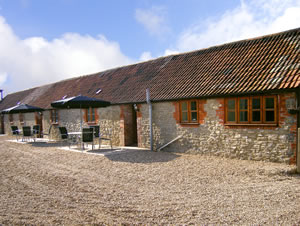Self catering breaks at Bluebell Cottage in Henstridge, Somerset