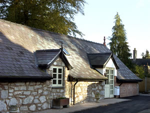 Self catering breaks at The Loft in Llanfair, Gwynedd