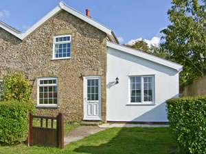 Self catering breaks at 2 Stone Cottages in Middleton, Suffolk