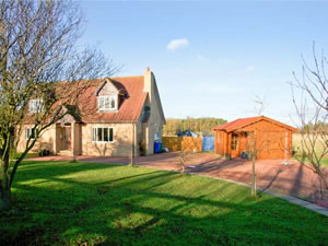 Self catering breaks at Millennium Cottage in Christon Bank, Northumberland