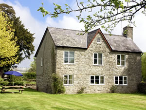 Self catering breaks at Court Cottage in Walton, Powys