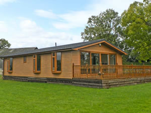 Self catering breaks at Ash Tree Lodge in Stamford Bridge, East Yorkshire