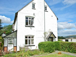 Self catering breaks at Broughton Cottage in Bishops Castle, Shropshire
