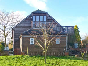 Self catering breaks at The Stilehouse Apartment in Menith Wood, Worcestershire