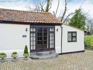 Self catering breaks at Sundance Barn in Dereham, Norfolk