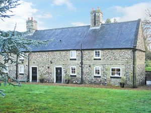 Self catering breaks at Manor Farm Cottage in Swaffham, Norfolk