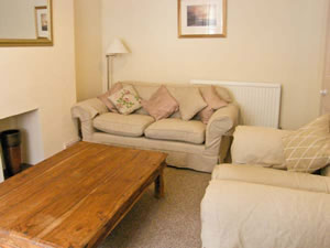 Self catering breaks at Arosfa in Beaumaris, Isle of Anglesey
