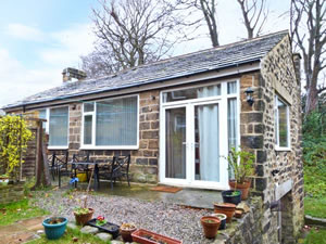 Self catering breaks at 1A Church View in Menston, West Yorkshire