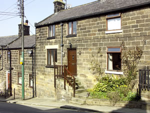 Self catering breaks at Steam Railway Cottage in Grosmont, North Yorkshire