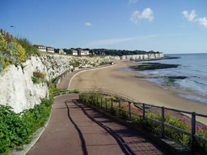 Self catering breaks at Stone Bay Apartment in Broadstairs, Kent