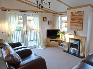 Self catering breaks at Windermere Lakeside Lodge in Bowness, Cumbria