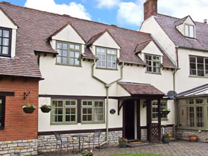 Self catering breaks at Rosemary Cottage in Bretforton, Heart of England