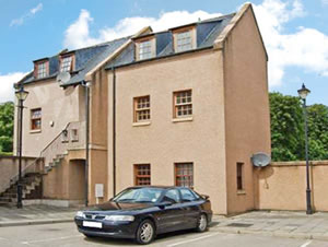 Self catering breaks at Mary Well Apartment in Elgin, Morayshire