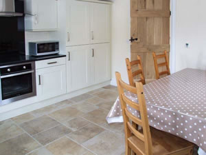 Self catering breaks at Woodside Barn in Hulland Ward, Derbyshire