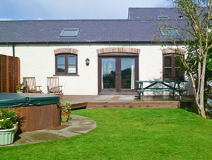Self catering breaks at The Old Stable in Church Bay, Isle of Anglesey