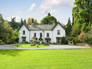 Self catering breaks at Brookside Manor House in Bronygarth, Shropshire