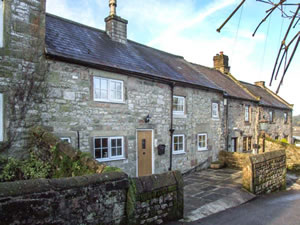 Self catering breaks at Daisy Cottage in Winster, Derbyshire