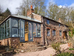 Self catering breaks at Lavender Cottage in Hoarwithy, Herefordshire