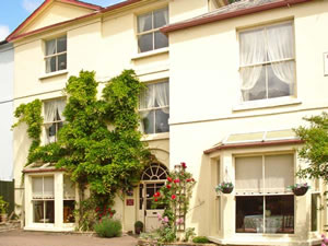 Self catering breaks at Portland House in Whitchurch, Shropshire