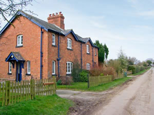 Self catering breaks at Eudon Burnell Cottage in Bridgnorth, Shropshire